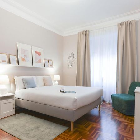 Piramide Deluxe Apartment Roma Esterno foto