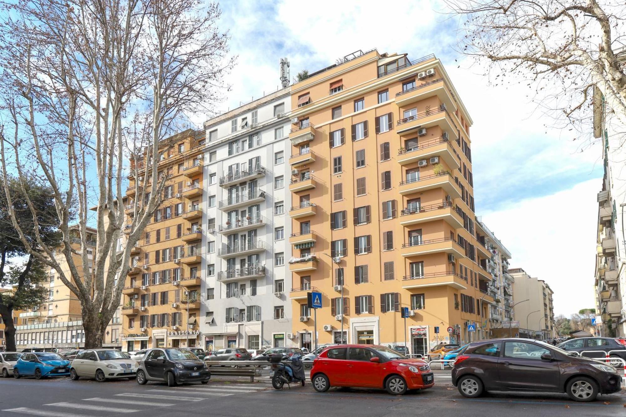 Piramide Deluxe Apartment Roma Esterno foto